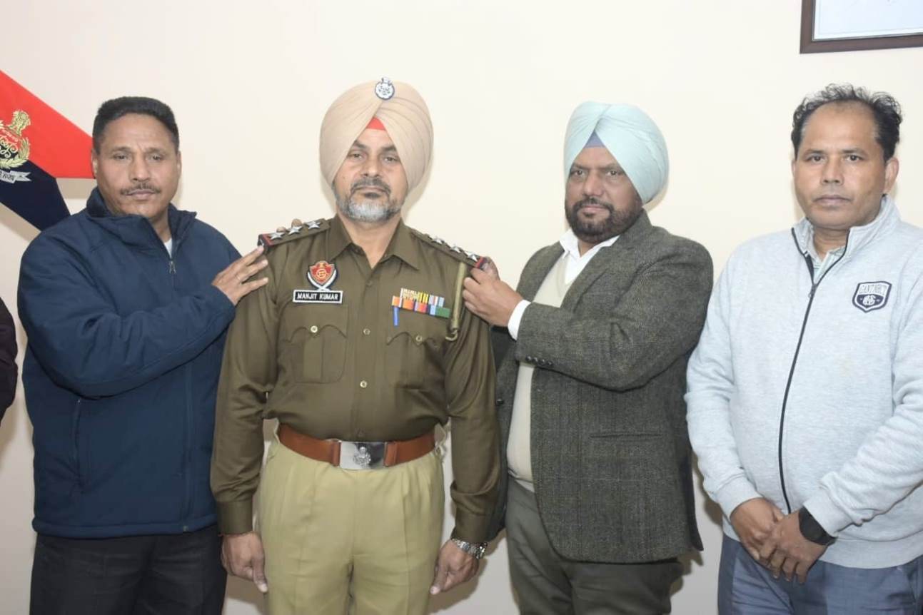 मंजीत कुमार को इंस्पेक्टर के पद पर प्रोन्नति दी गयी